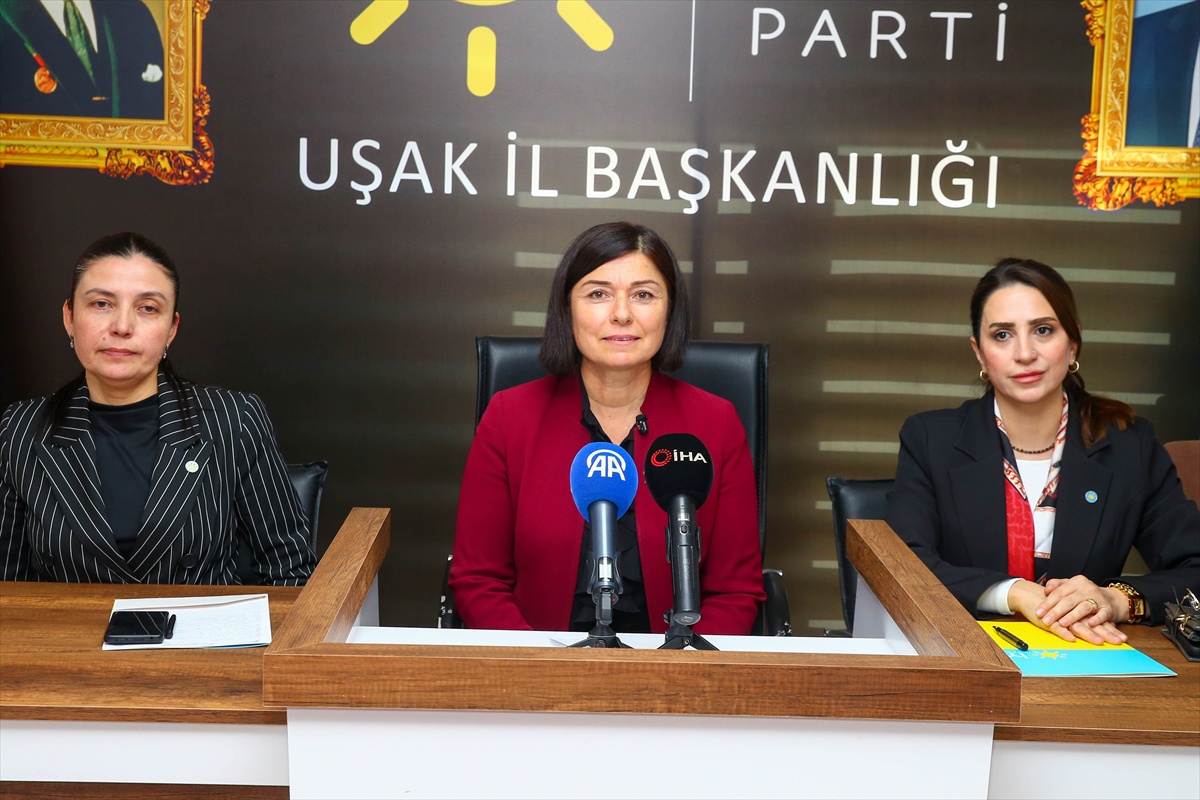İYİ Parti Genel Başkan Yardımcısı Ofluoğlu Uşak'ta çözüm önerilerini anlattı