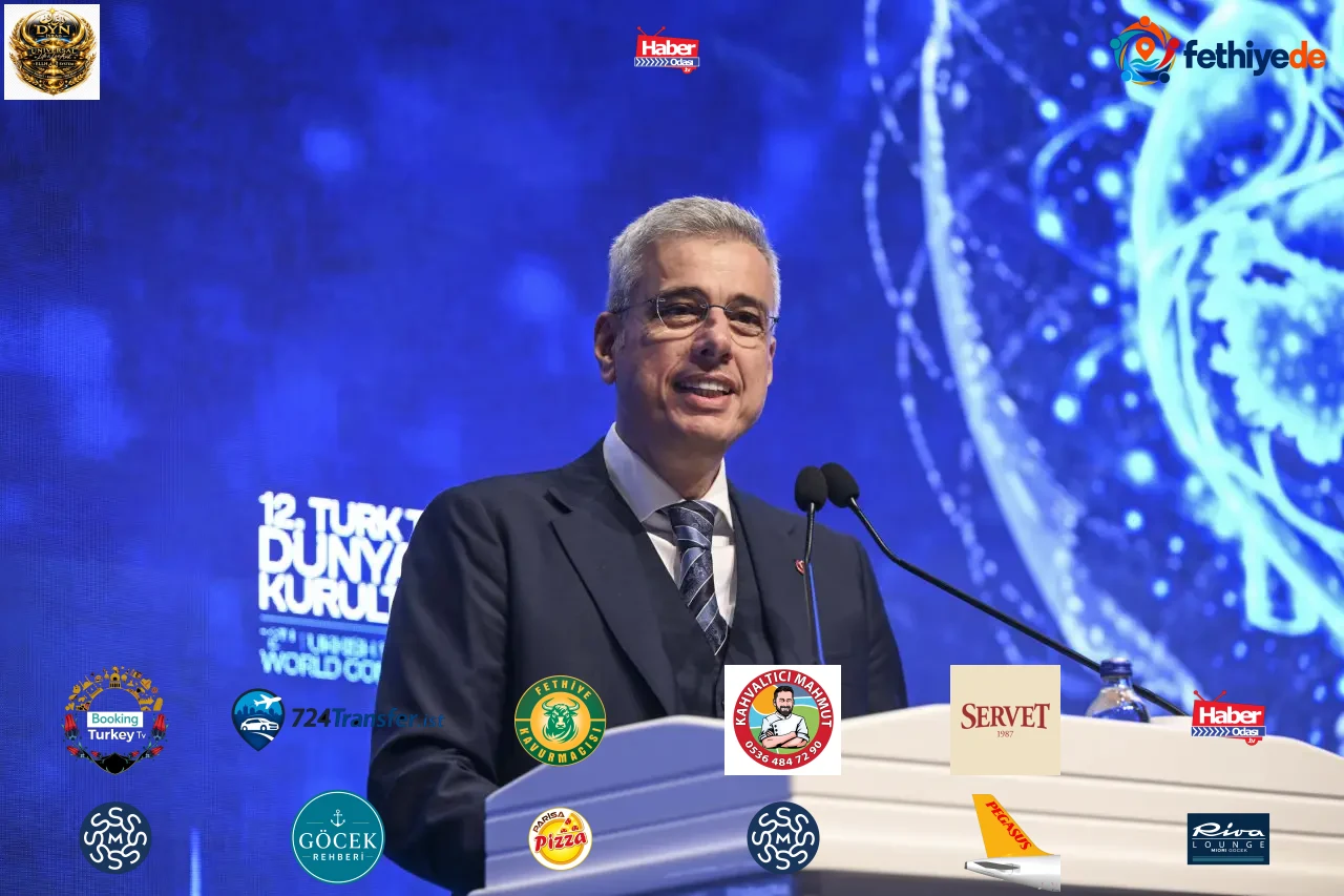 Sağlık Bakanı Kemal Memişoğlu, Cumhurbaşkanlığının himayesinde, Sağlık Bakanlığı ve Türkiye Sağlık Enstitüleri Başkanlığı (TÜSEB) işbirliğiyle Rixos Tersane İstanbul'da düzenlenen 12. Türk Tıp Dünyası Kurultayı Açılış Töreni'nde konuşma yaptı.