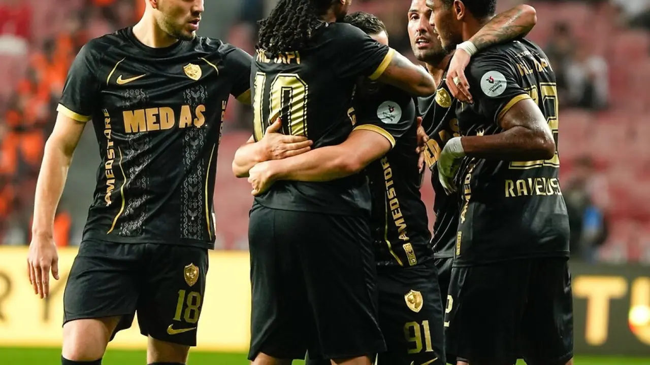 Amedspor'dan Galatasaray maçı öncesi yalıda dayanışma! Katılım 500 bin TL