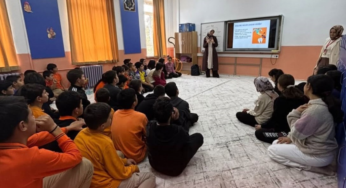 Beyşehir İlçe Sağlık Müdürlüğü okullarda ağız ve diş sağlığı taraması yürütüyor