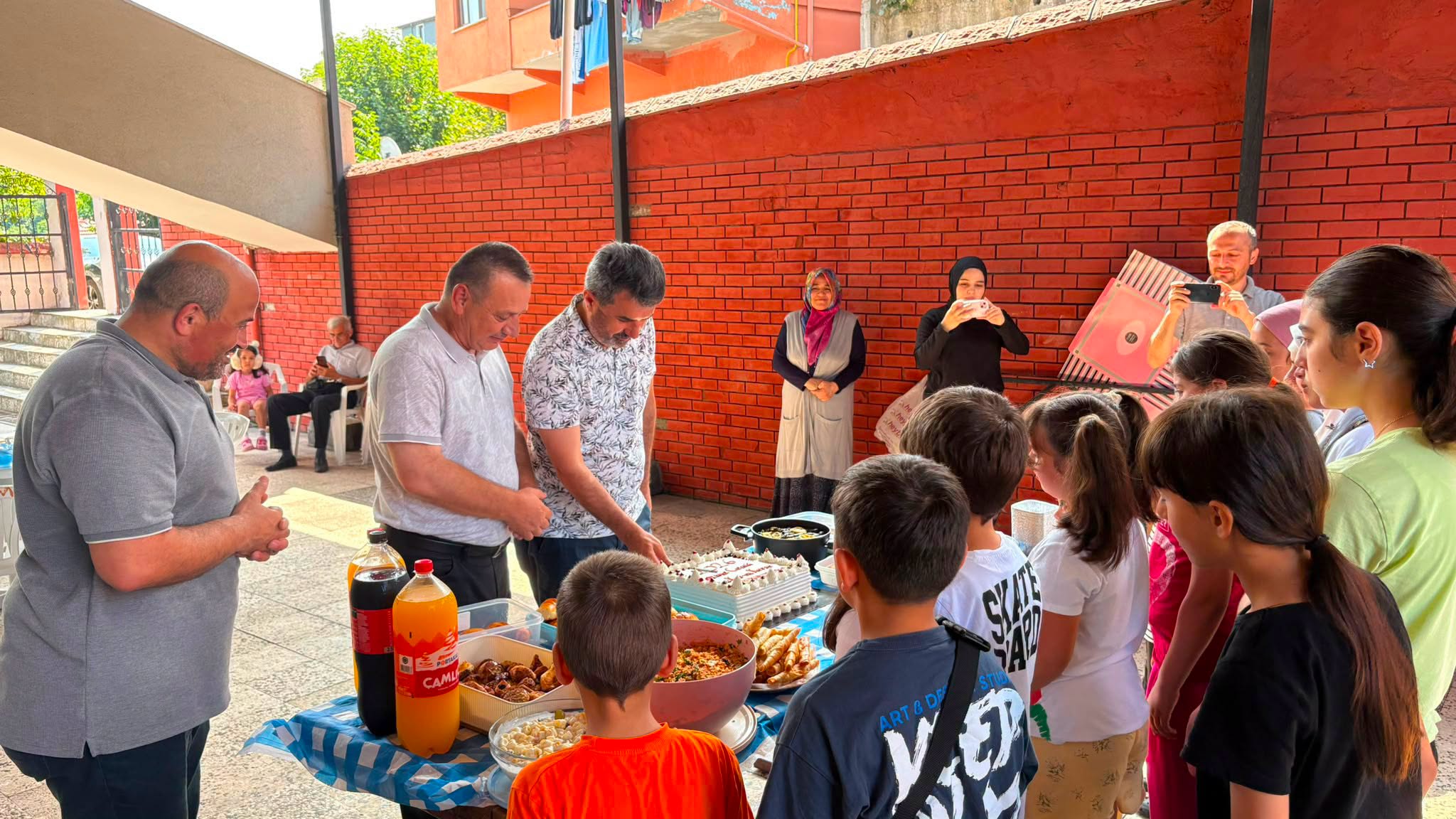 Belediye başkan vekilimiz mustafa sarıvaz, subatan mahallesi kozma camii’nde düzenlenen kur’an kursu kapanış programı’na katıldı.