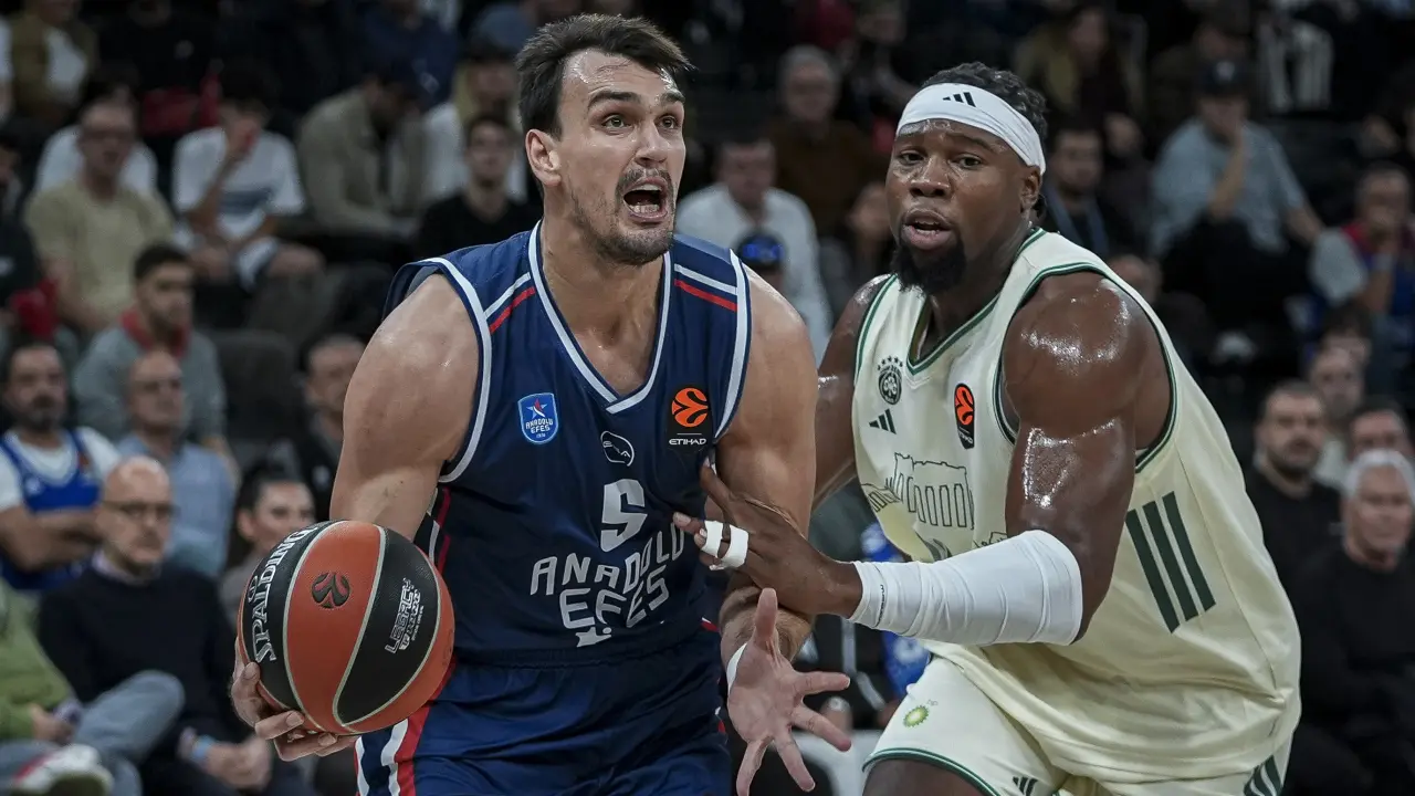 Anadolu Efes, evinde kazandı!