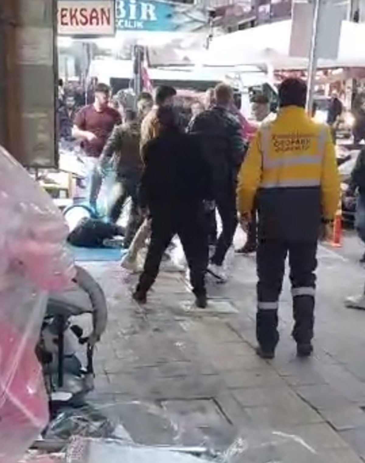 Afyonkarahisar'da sopalı saldırıda 1 kişi ağır yaralandı, 4 şüpheli aranıyor