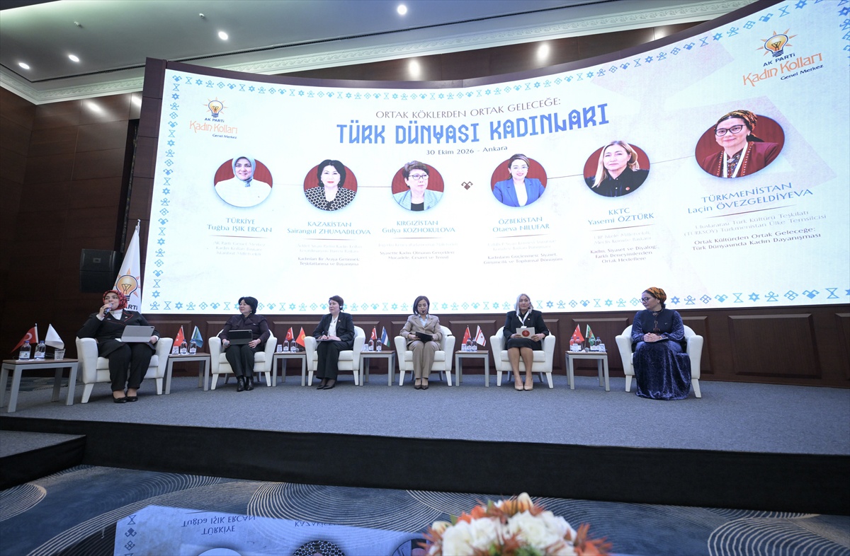 Ankara'da, "Siyasette Kadın Olmak: Hikayelerimiz, Mücadelemiz ve Ortak Geleceğimiz" programı düzenlendi
