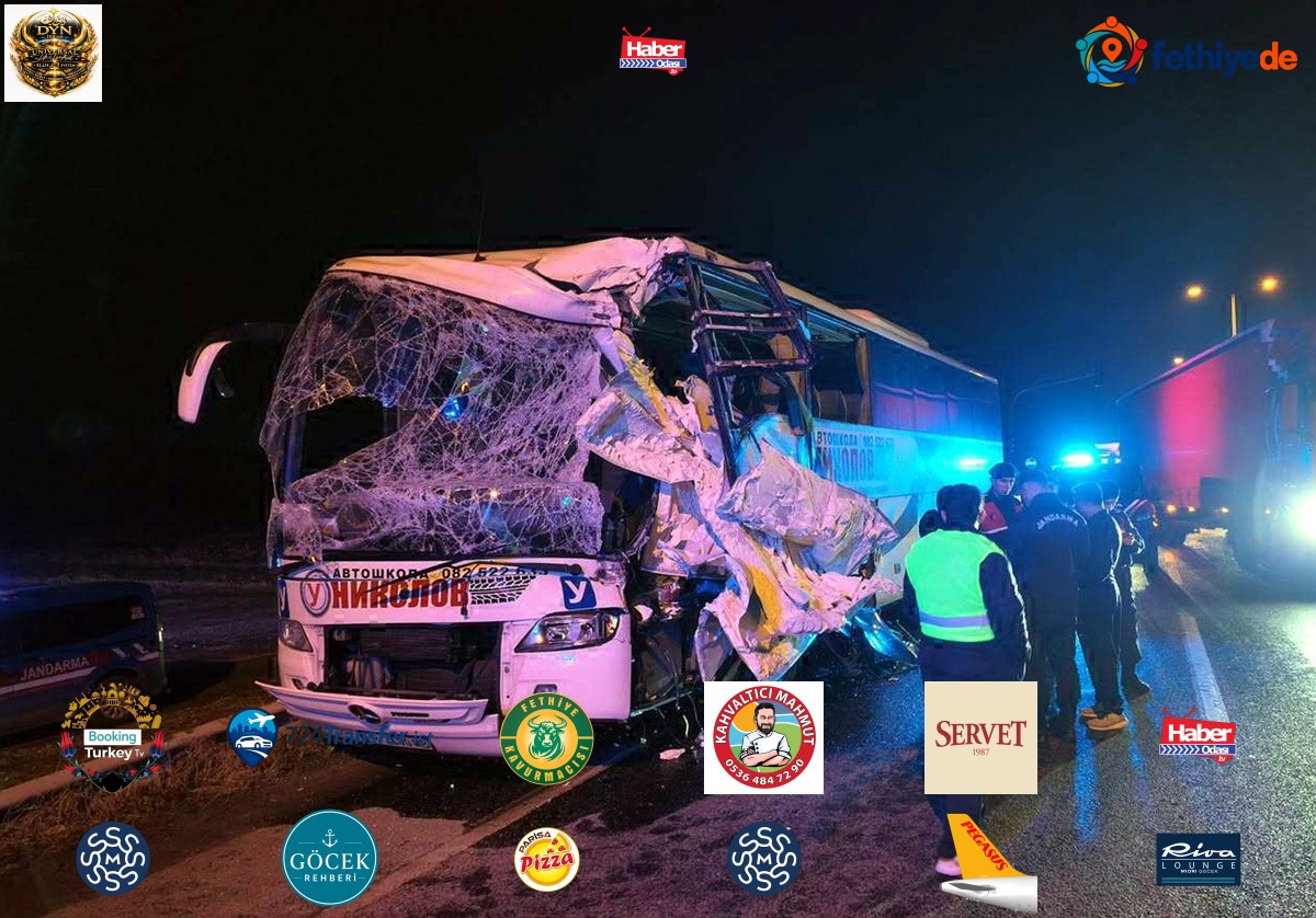 Edirne'de tur otobüsü TIR'a arkadan çarptı, Bulgaristan uyruklu 10 turist yaralandı