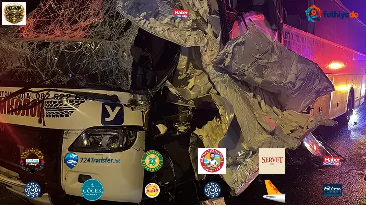 Edirne'de tur otobüsü ile TIR'a çarptı: 10 yaralı