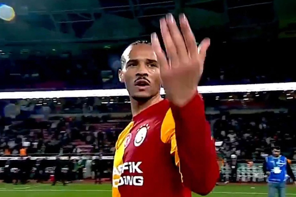 Leroy Sane'den kameramana canlı yayında küfür