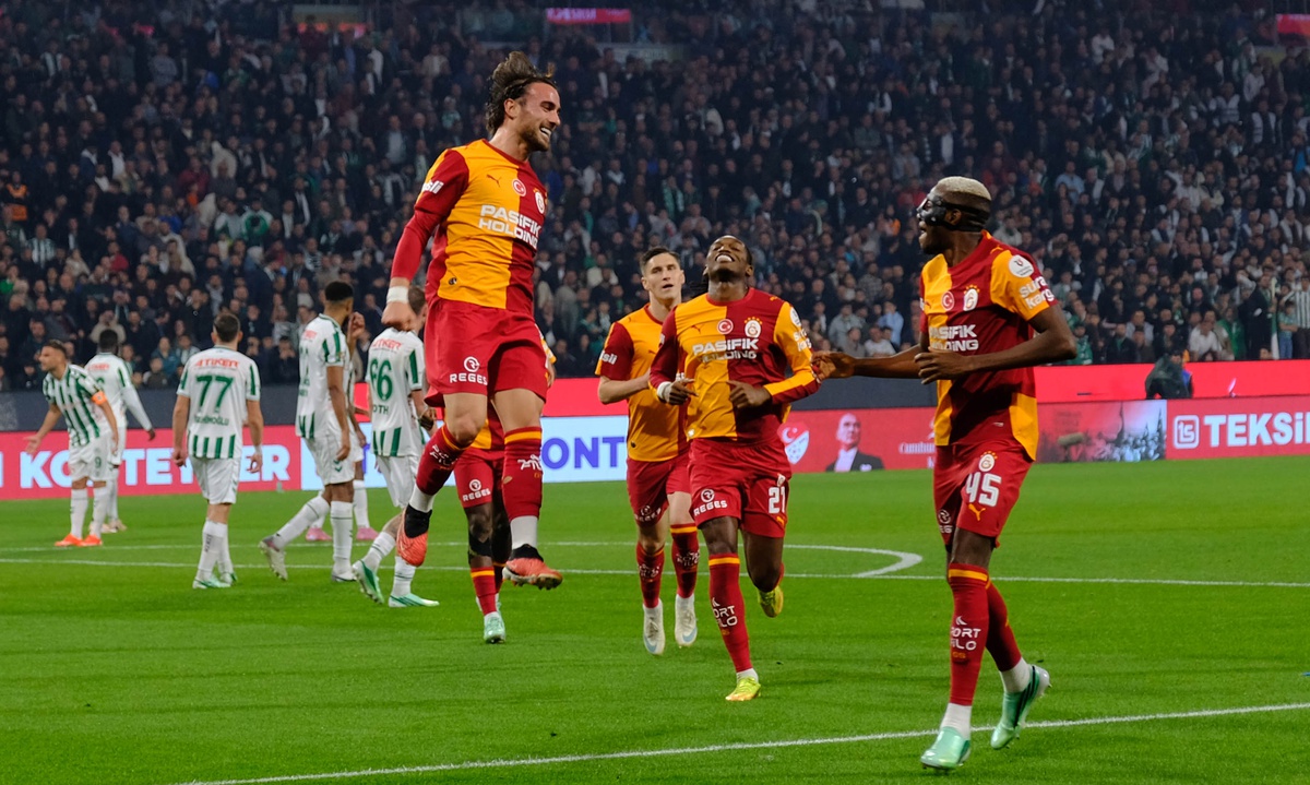 Galatasaray deplasmanda Konyaspor'u 4-0 yenerek liderliğini sürdürdü
