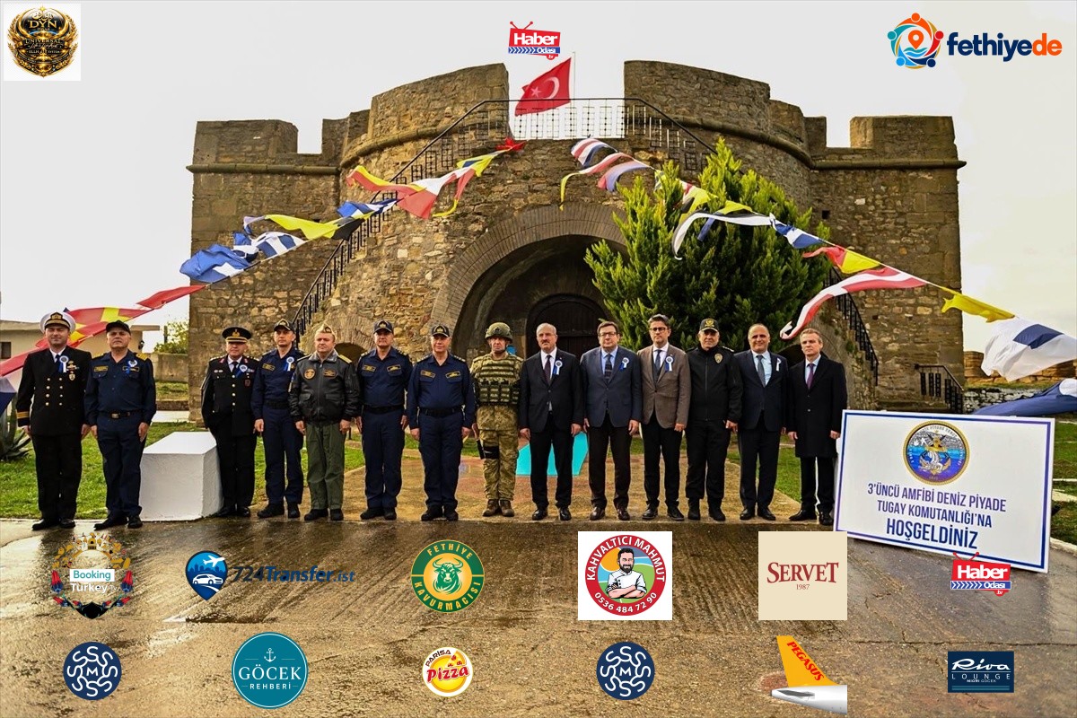 Çanakkale'de 3. Amfibi Deniz Piyade Tugay sancağı ilk kez törenle teslim edildi