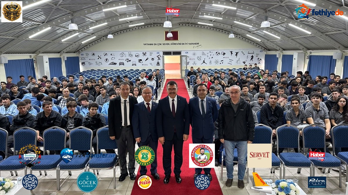 İTÜ Rektörü Mandal, mezun olduğu lisede gençlere kariyer tavsiyesi verdi