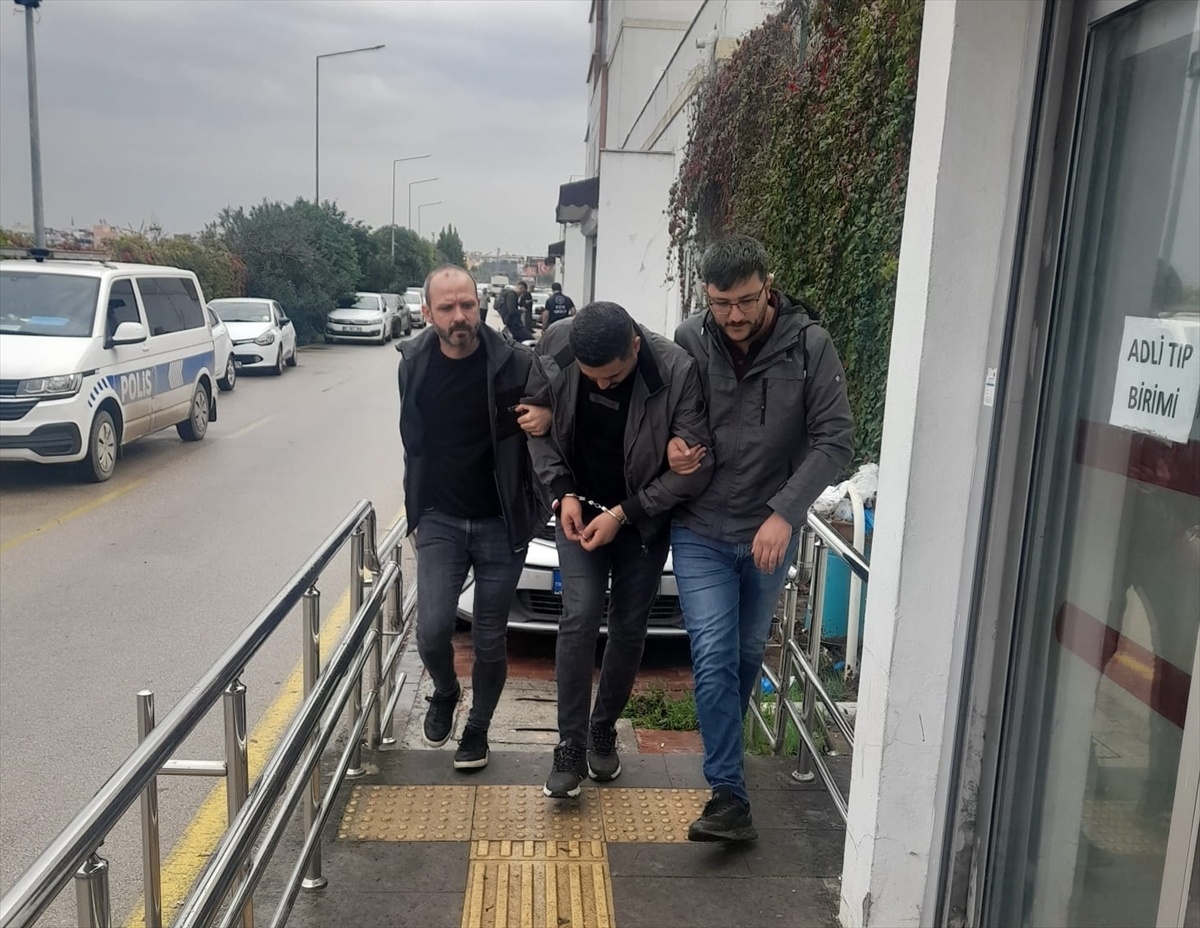 Adana'da suç örgütü üyeliğinden aranan şüpheli MİT destekli operasyonla tutuklandı