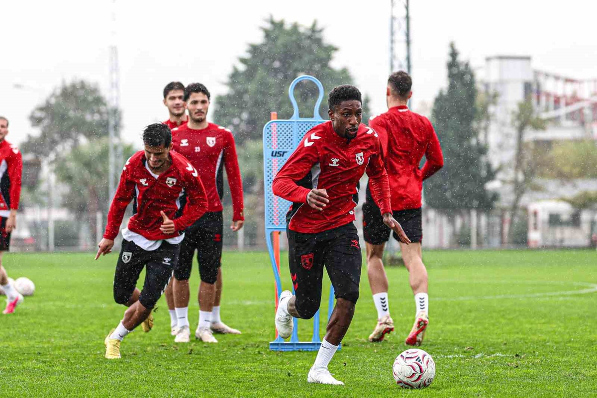 Samsunspor, Başakşehir'de 7 maçlık yenilgi serisini bitirmek istiyor