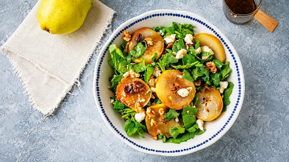 Karamelize Armutlu Roka Salatası Tarifi