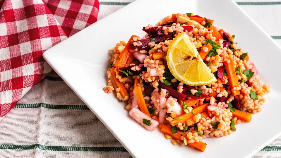 Armutlu Pancarlı Salata Tarifi