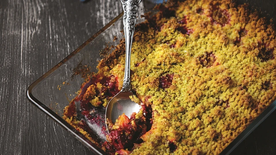 Ayvalı Vişneli Fıstıklı Crumble Tarifi