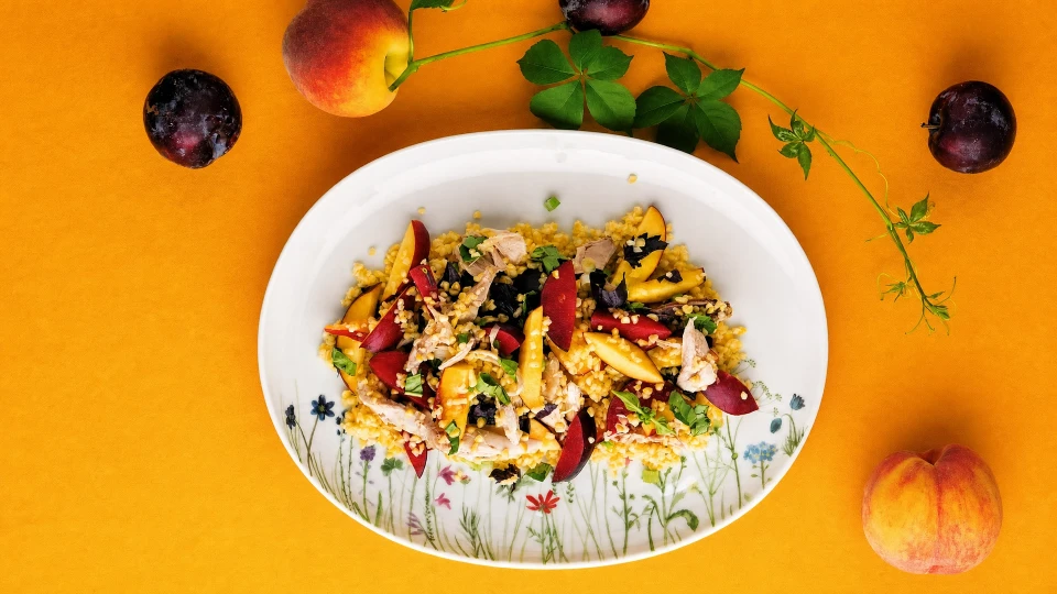 Tavuklu Fesleğenli Mısır Salatası Tarifi